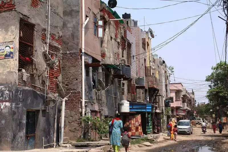 Ghaziabad's Unsafe Tulsi Niketan Gets Lifeline: NBCC to Lead Rs 84.2 Cr Redevelopment