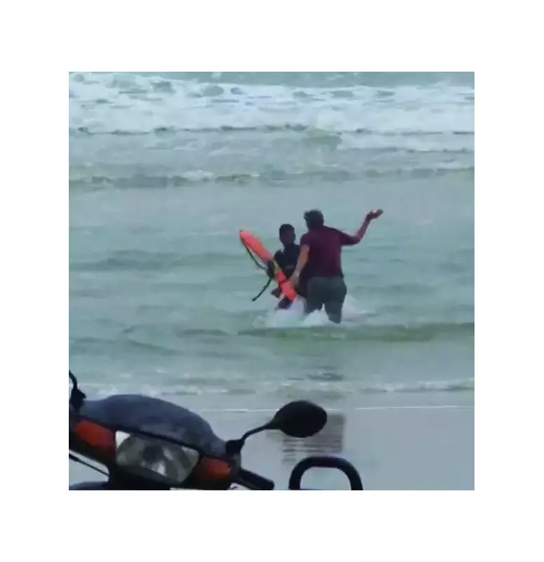 Goa Lifeguards Execute 16 Rescues, Save Tourists from Rip Currents