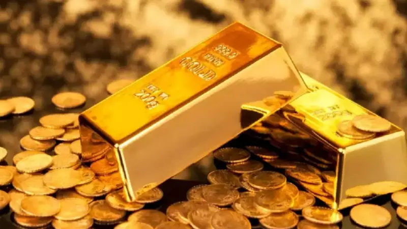 Gold Hits Record High: Rs 1.38 Lakh/10g on MCX, Global Price Tops $4,555