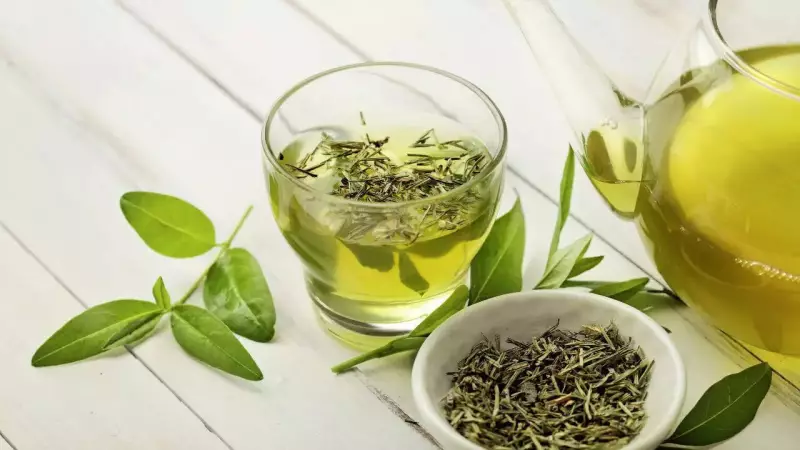 Green Tea Timing: How Morning vs Evening Intake Affects Energy, Metabolism & Sleep