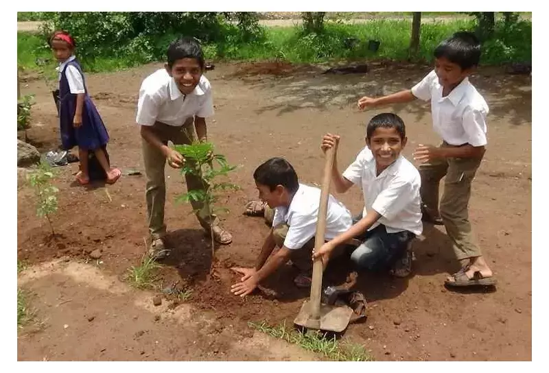 Gujarat's Gandhinagar School Wins Top Green School Award 2025, Beats 720 Schools