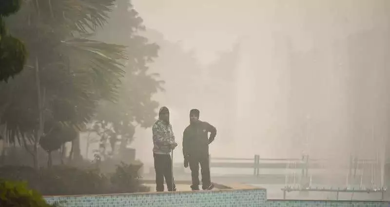 Gurgaon AQI Hits 298, PM2.5 Levels 33x Above WHO Limit