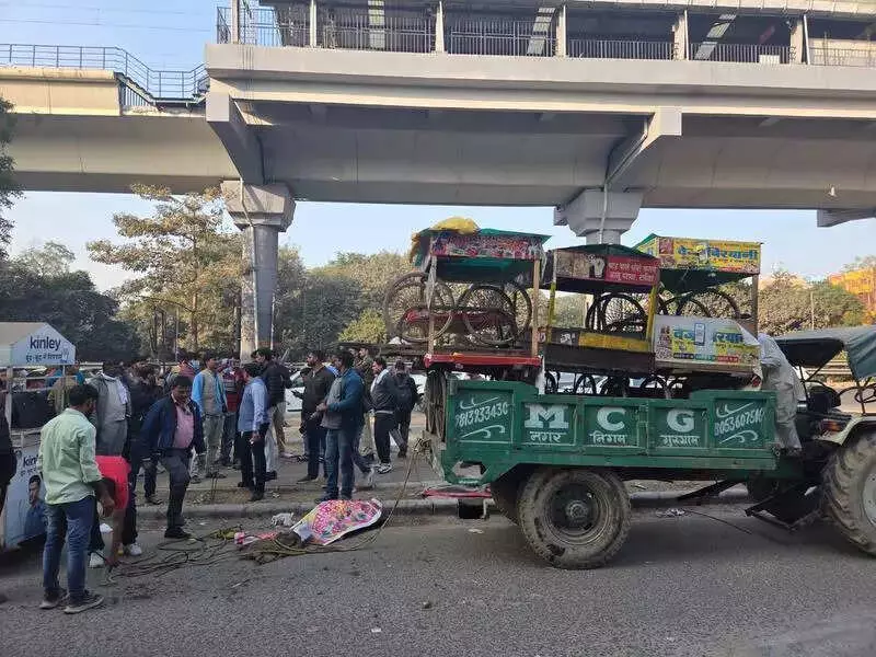 Gurgaon Clears MG Road: 25 Carts, 15 Vendors Removed in Encroachment Drive