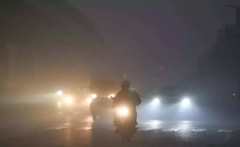 Gurgaon Wakes to Dense Fog, Visibility 50m; IMD Warns of More Foggy Mornings