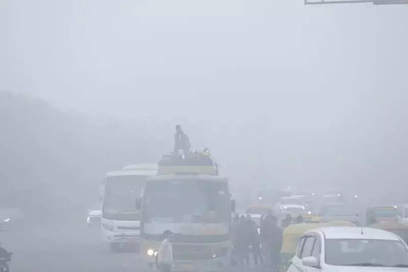Gurgaon's Coldest Day: Temp Plummets 7°C, Dense Fog Covers City