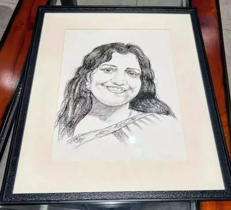 Handloom Secretary's Portrait Joy, Market Cleanup Confusion, Railway Hygiene Mirth