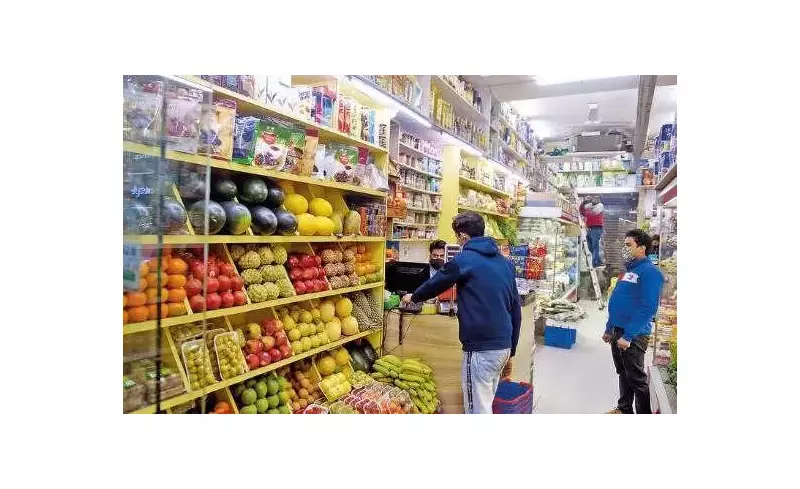 Hyderabad's Grocery Battle: Why Traditional Veg Vendors Beat Q-Commerce