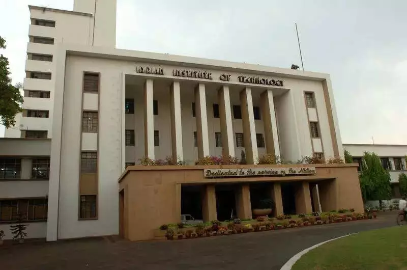 IIT Kharagpur Introduces BTech Pass Degree for Students with CGPA 5 & Above