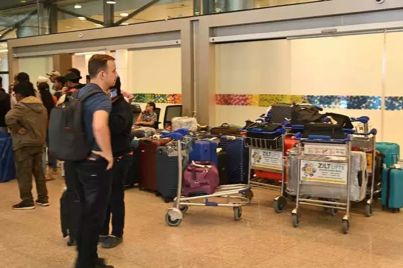 IndiGo Cancels 500 Flights: Weekend Travel Chaos Grips Passengers