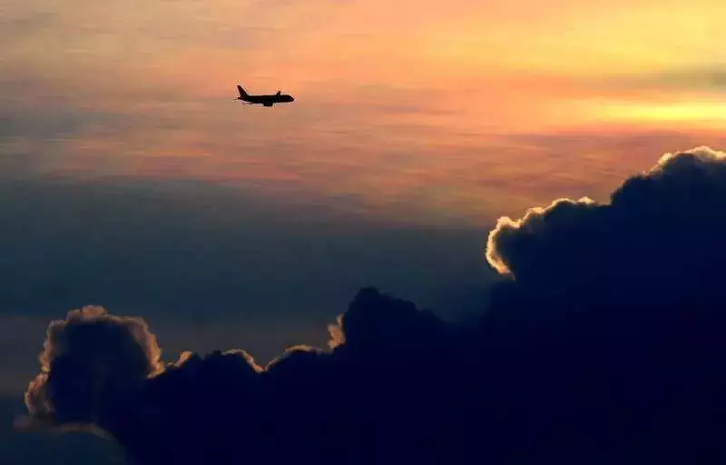 IndiGo Passenger's 2-Day Travel Nightmare: Lost Luggage After Kolkata-Pune Trip Diverts to Hyderabad