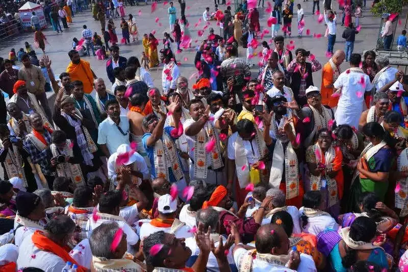 Kashi Tamil Sangamam 4.0: Writers' Delegation Welcomed with Damru Beats in Varanasi