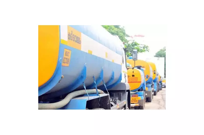 Kochi Metro Works Trigger Water Crisis: Pipe Bursts Disrupt Supply in Multiple Areas