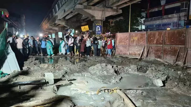 Kochi Water Crisis: Back-to-Back Pipeline Bursts Near Metro Work Disrupt Supply