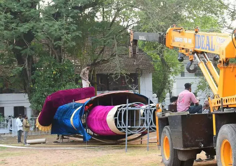 Kochi's New Year Carnival Goes Decentralised: Multiple Giant Pappanji Effigies to Light Up District