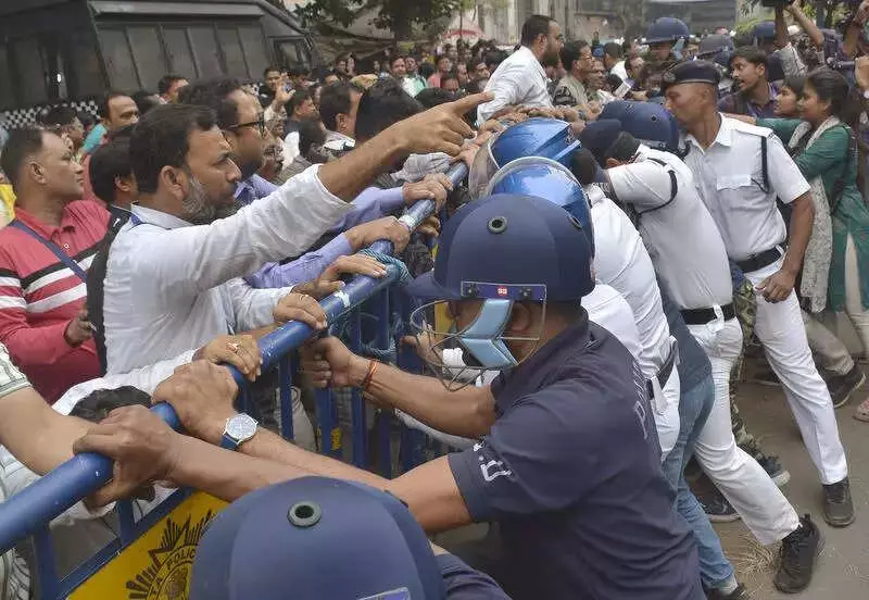 Kolkata: BJP, BLOs Clash Outside CEO Office Over Poll Roll Irregularities