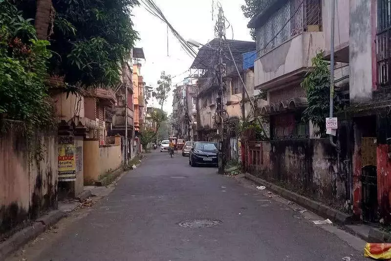 Kolkata Woman's Midnight Courage: Teams With Delivery Agent to Nab Molester