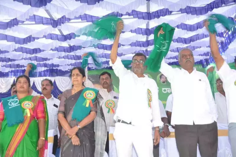 KRRS Chief Nagendra Unites Farmers, Slams Govt & Parties Over Unmet Demands