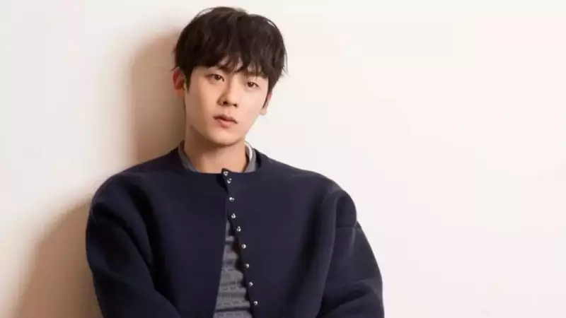 Lee Jung Ha to Join Marine Corps in 2026, Pausing Rising Acting Career