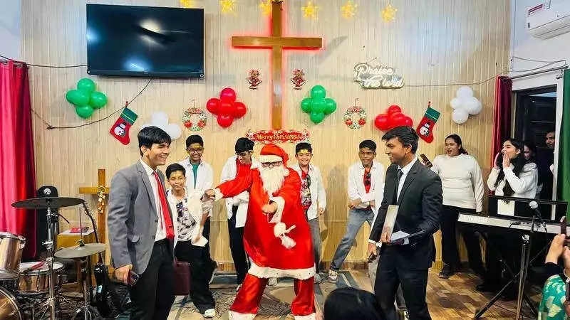 Lucknow Churches Host First Candlelight Services, Marking Start of Christmas Season
