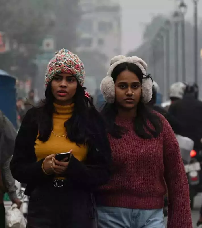 Lucknow Records Coldest Day at 15.3°C, UP Shivers Under Dense Fog