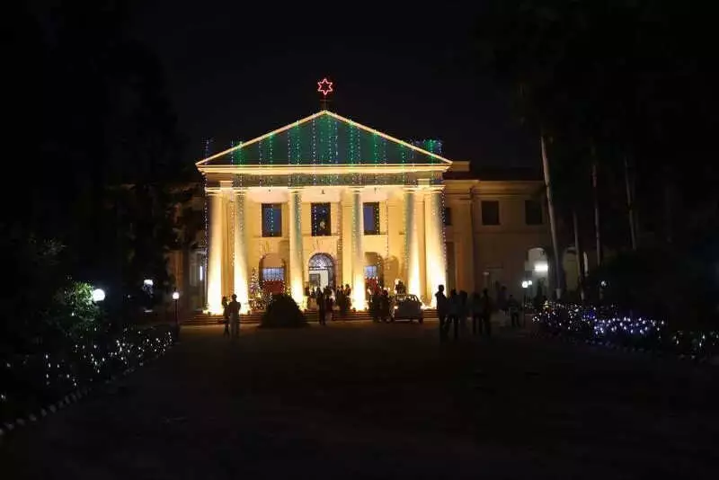 Lucknow's Isabella Thoburn College Celebrates Christmas with Candlelight Service