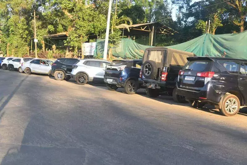 Madikeri Parking Crisis: Tourist Boom Hits Roadblock as Vehicles Struggle for Space