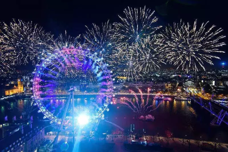 Maharashtra Extends Nightlife Hours to 5 AM for Christmas & New Year's Eve