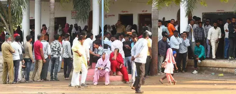 Maharashtra Polls Hit by EVM Glitches: Voting Delayed in Multiple Districts