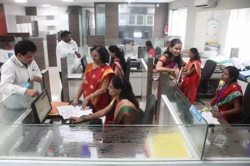 Maharashtra Scraps No-Dues Certificates, Speeds Up Pension for Retiring Employees