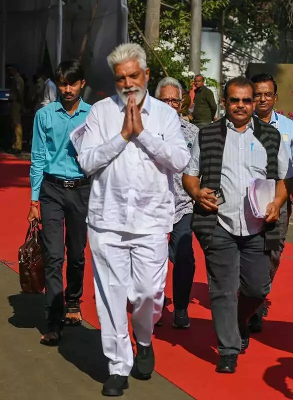 Maharashtra Teachers' Strike Looms as CTET Mandate Sparks Tension