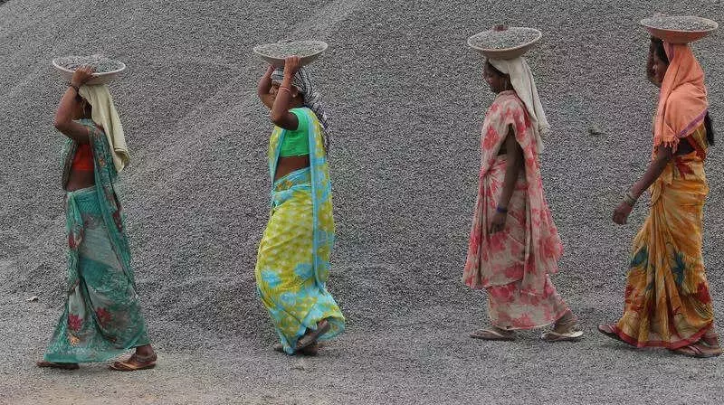 Mainpuri Leads UP in MNREGA Work Days, Surpasses Gorakhpur & Azamgarh