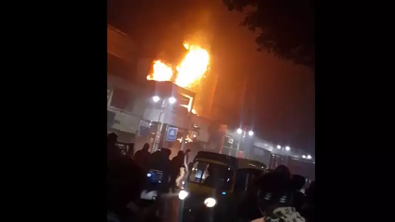 Major Fire Erupts in Delhi's Chandni Chowk, 5 Fire Tenders Respond