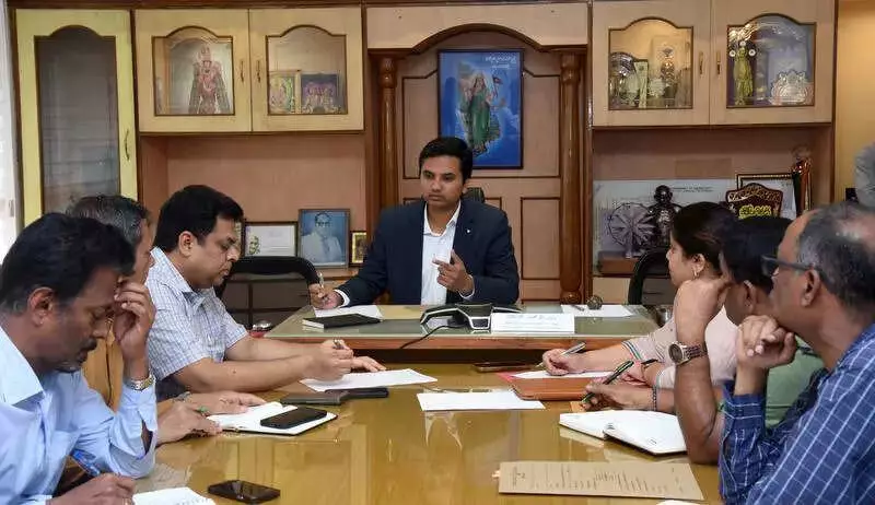 Mangaluru DC's Phone-in Receives 30+ Calls on Grievances: Buses, Docs, Dog Pounds