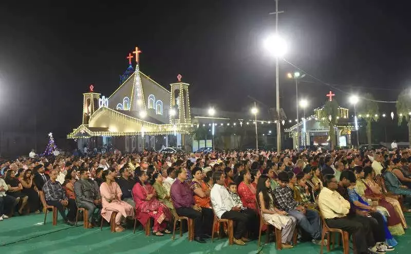 Mangaluru's Christmas 2023: Digital Cribs, Community Revival & Festive Rush