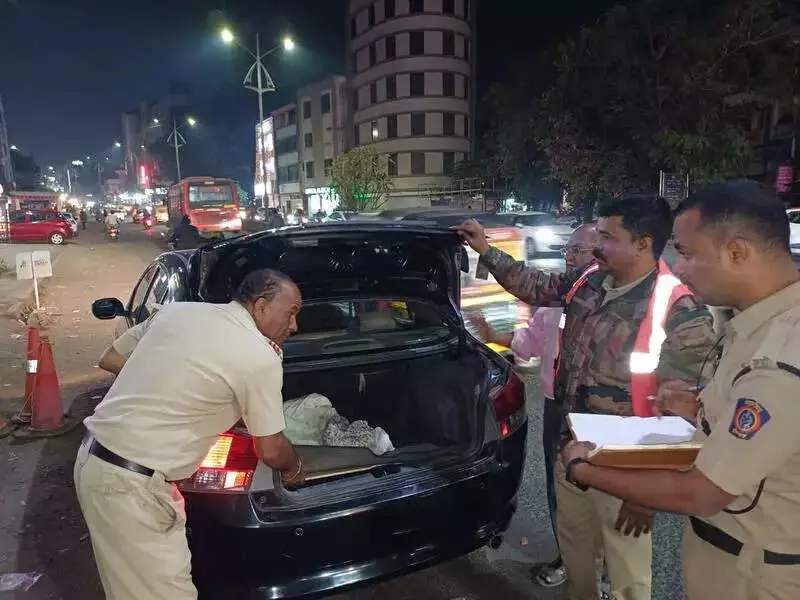 Massive Police Bandobast Ensures Peaceful New Year's Eve in Nashik & Kolhapur