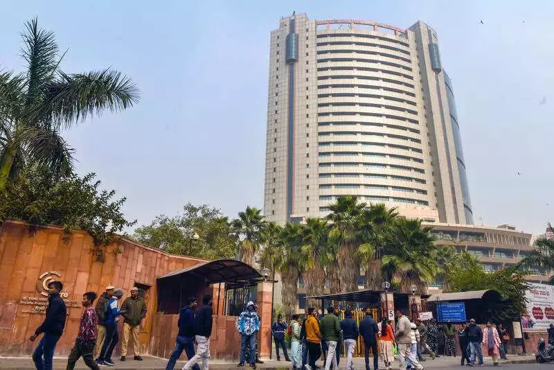 MCD Proposes Digital Health Cards for Students, Boosts Insurance to Rs 1 Lakh