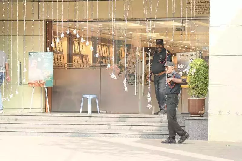 Mysuru Jewellers on High Alert After Rs 10 Crore Gold Heist in Hunsur