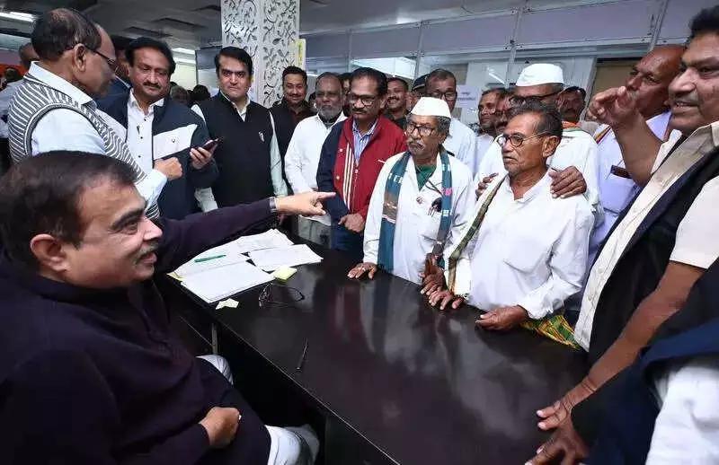 Nagpur Residents Voice Civic Grievances at Nitin Gadkari's Janta Darbar