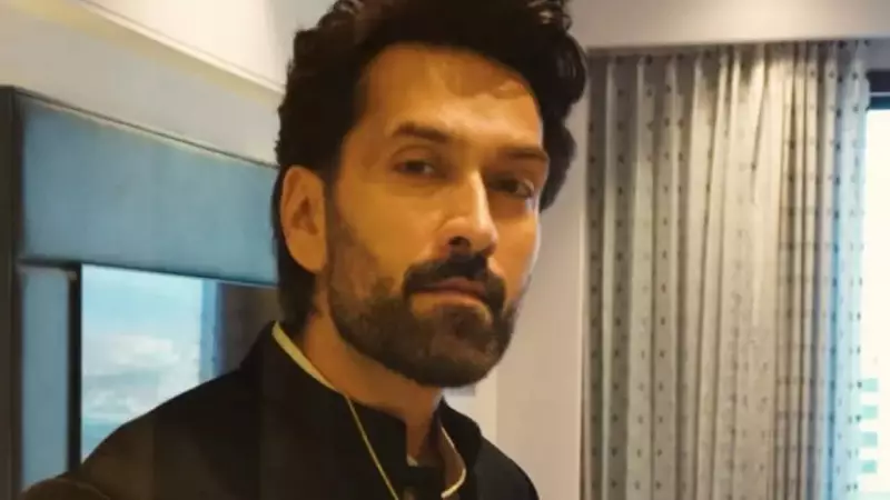 Nakuul Mehta Hosts Khelo India University Games, Stuns in Gold Chain & Black Suit