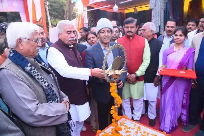 National Handloom Expo 2025 Inaugurated in Kanpur, Showcases 80 Stalls