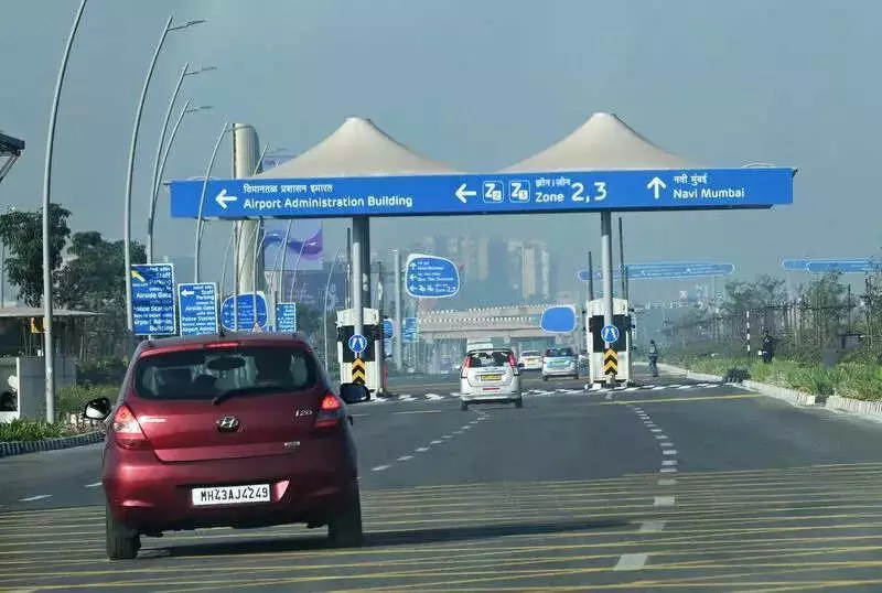 Navi Mumbai Airport Day 1: Empty Buses, Confused Flyers as Taxis Dominate