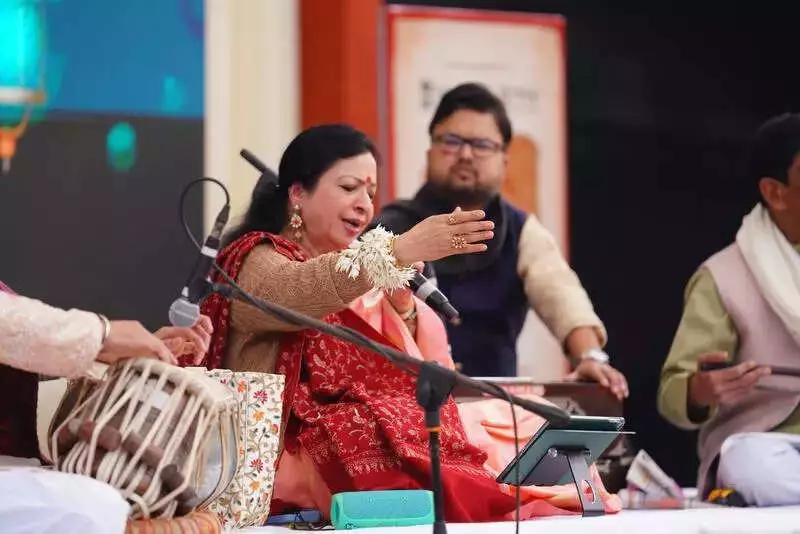 Neena Gupta, Gajraj Rao Share Candid Insights at Prayagraj's Bazm-e-Virasat