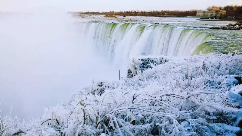 Niagara Falls in Winter: The Truth About the Frozen Spectacle