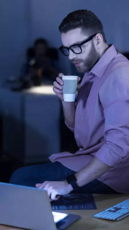 Night Owls vs Early Birds: Who's Smarter and More Creative?