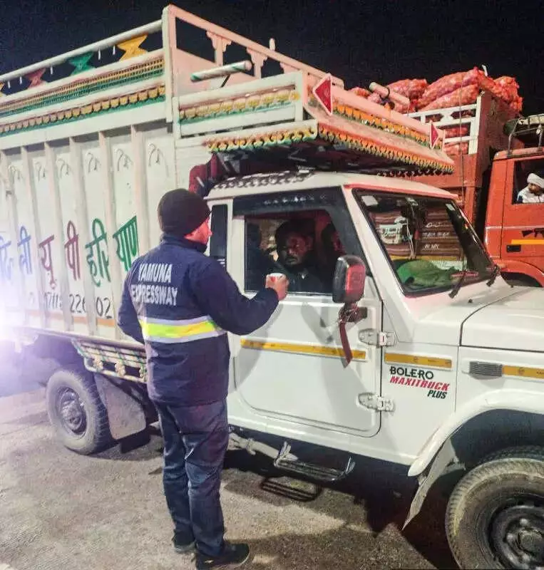 Noida & Yamuna Expressway Speed Limits Slashed to 75kmph for Winter Fog