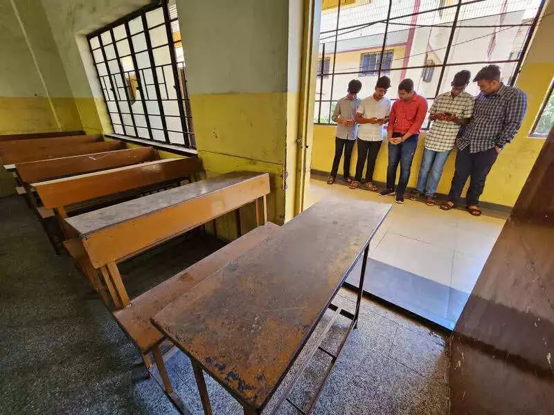 Over 1.4 Lakh Scholarship Applications Pending in Maharashtra Colleges