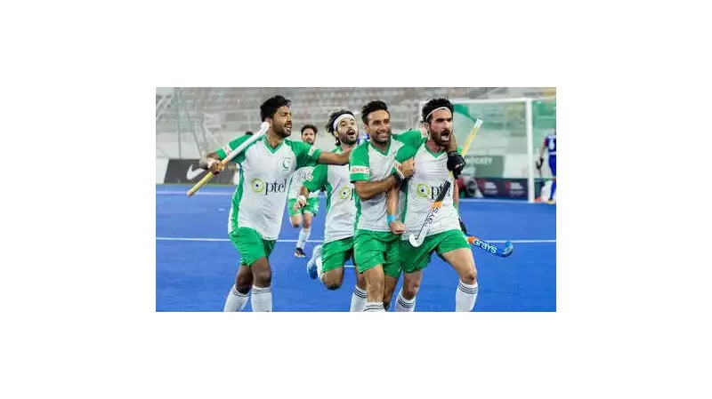 Pakistan Hockey Olympian Anjum Saeed Offloaded for Smoking During Refuelling