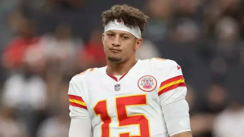 Patrick Mahomes' 2025 Season Ends in Knee Injury: 8-9 Month Rehab Ahead