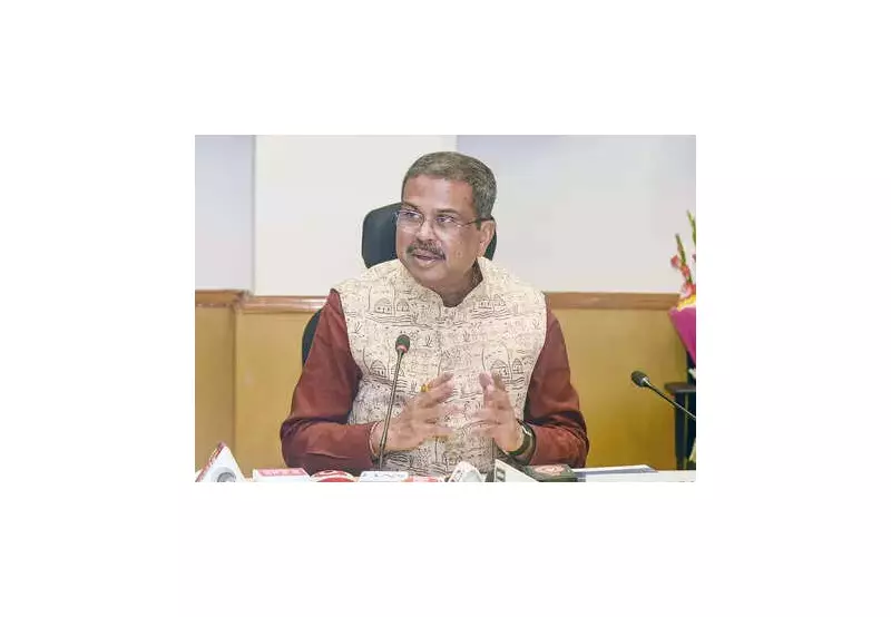 Pradhan Unveils Sports Vision for Sambalpur: Stadium, Boat Festival & 2030 CWG Goal