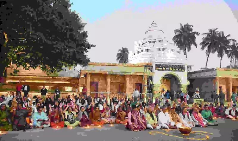 Puri Residents Demand Exclusive Darshan at Jagannath Temple, Stage Mass Protest